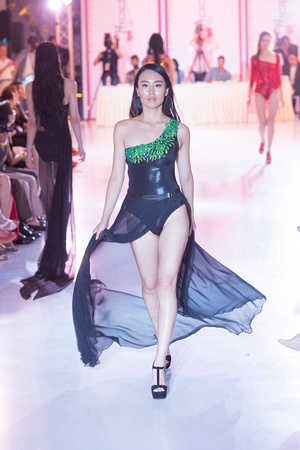 Yun Bai in Aqua Couture004