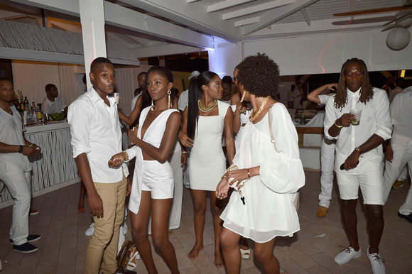 White & Gold party061